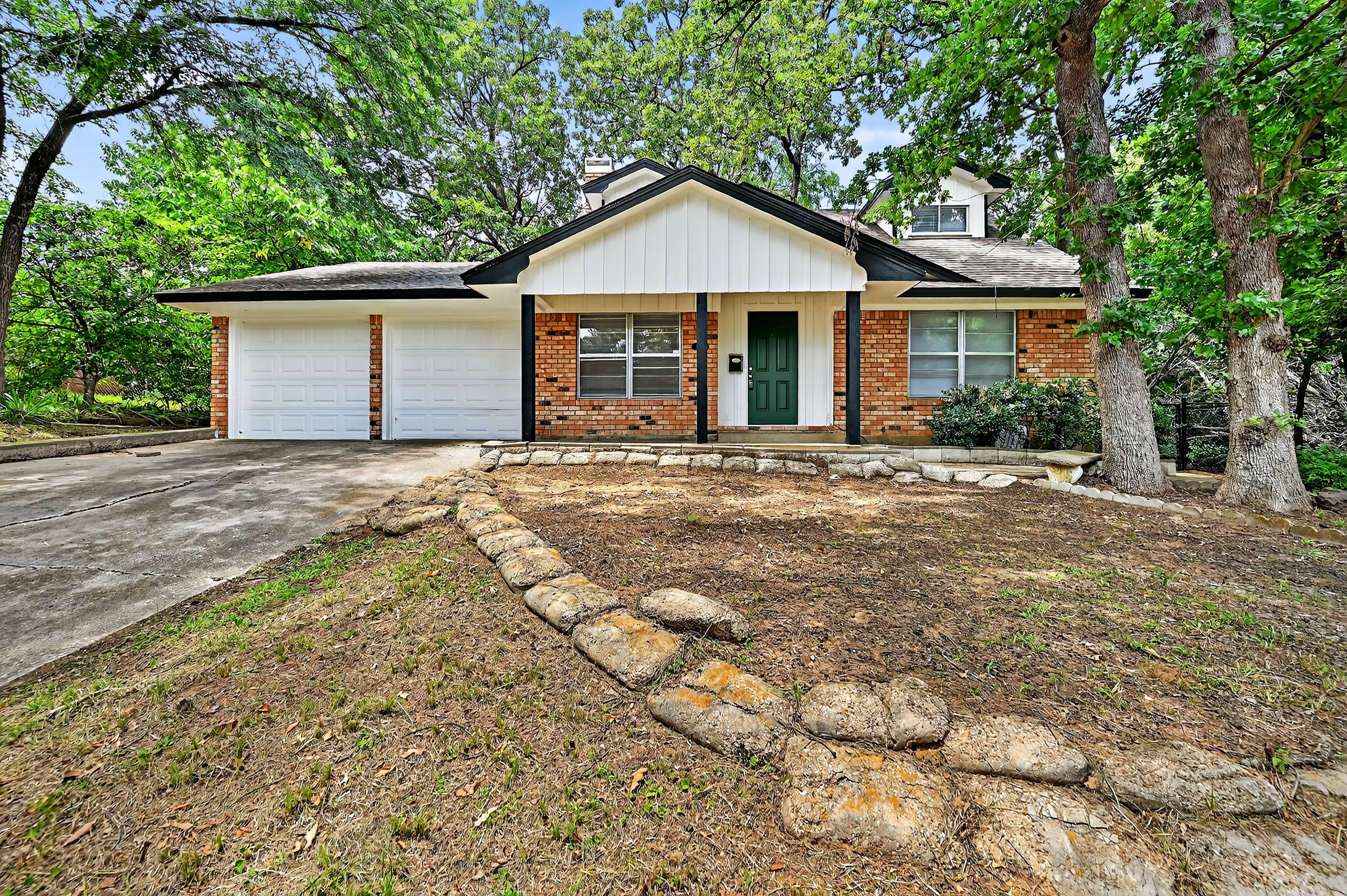 105 East Ford Street