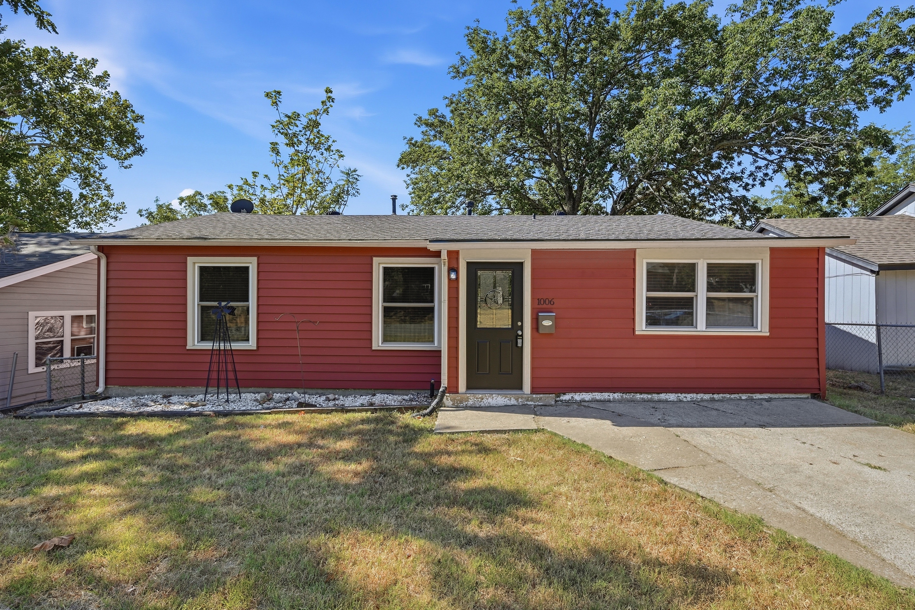 1006 West Texas Street