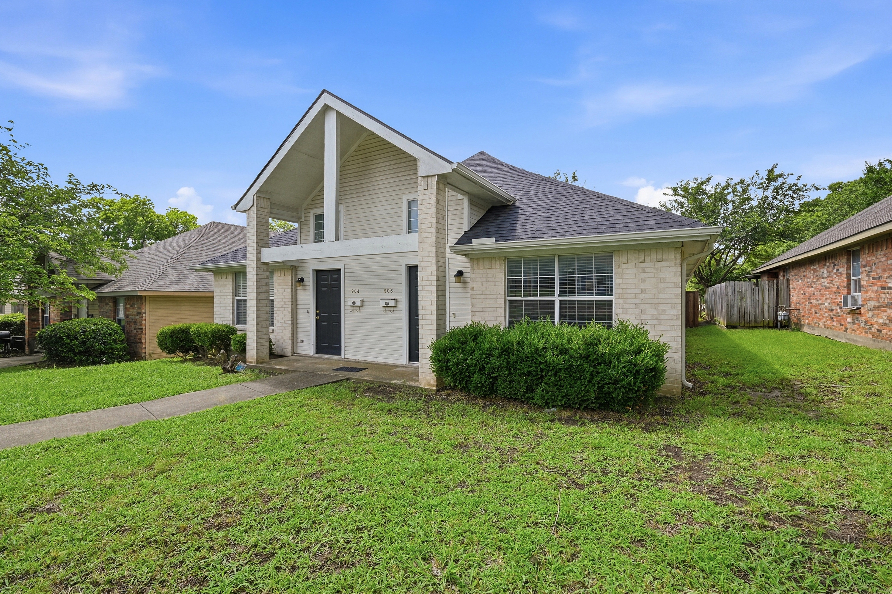 906 West Houston Street - 1