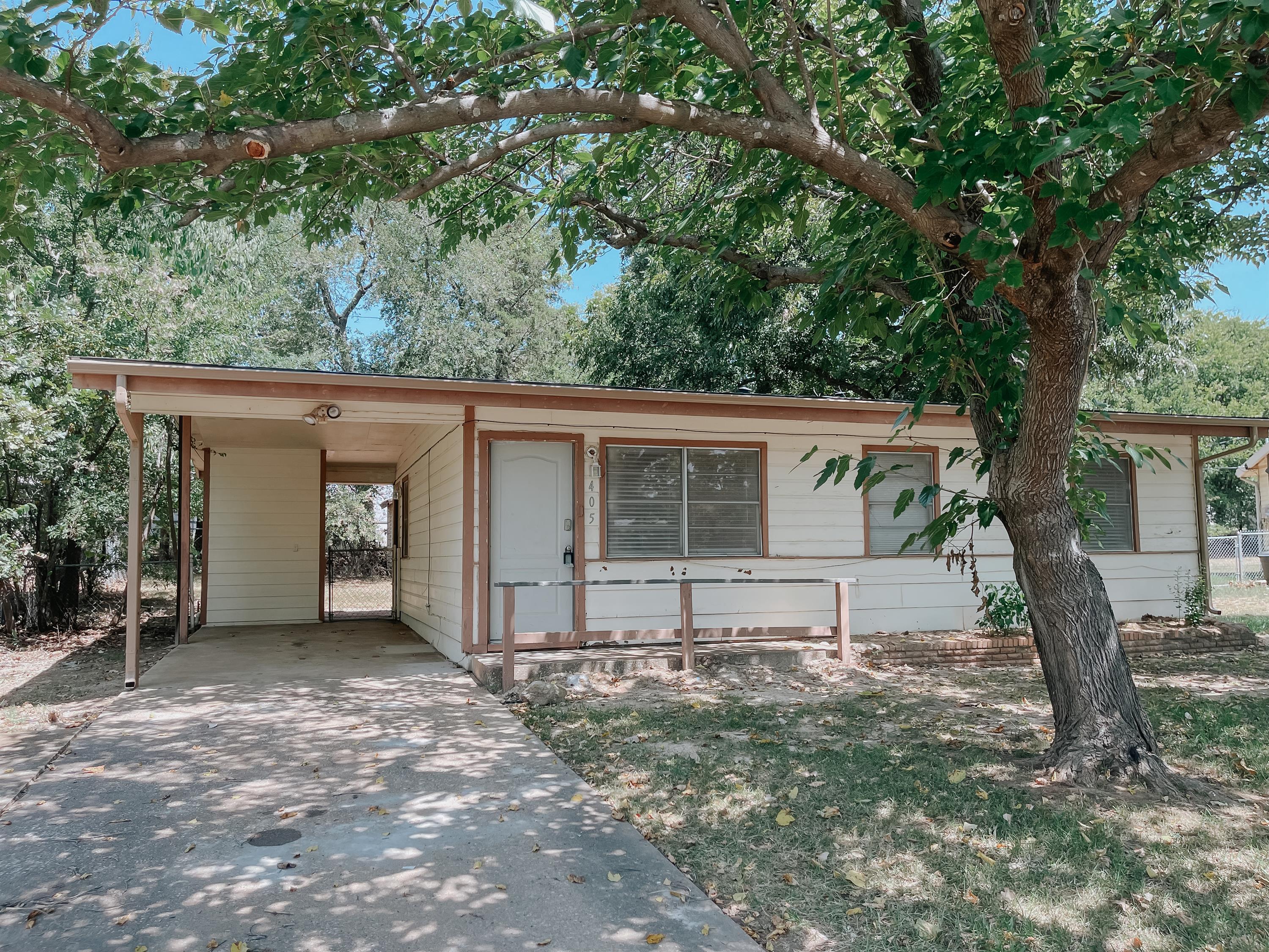 405 Knob Lane