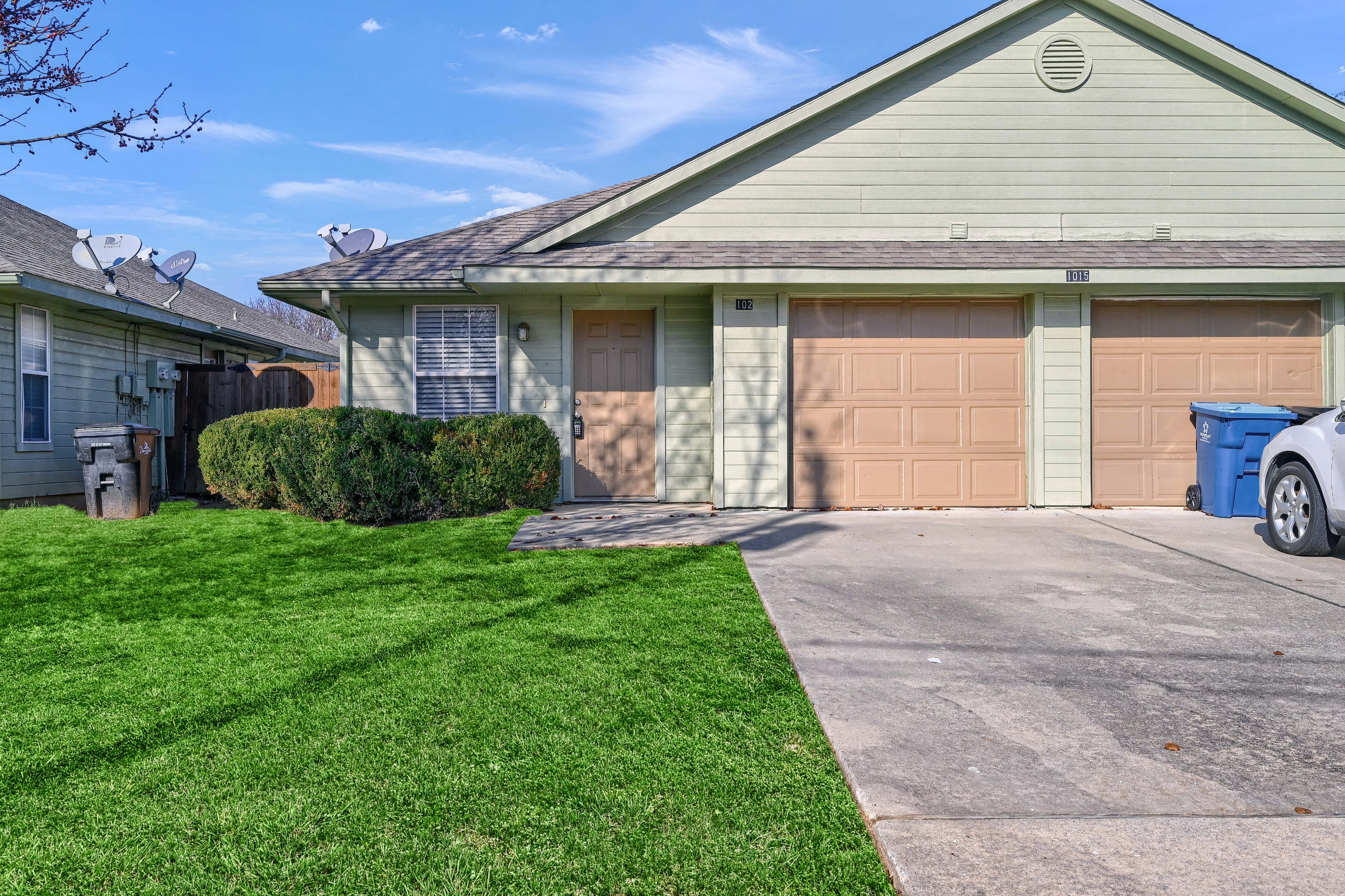 1015 Rice Street - 102
